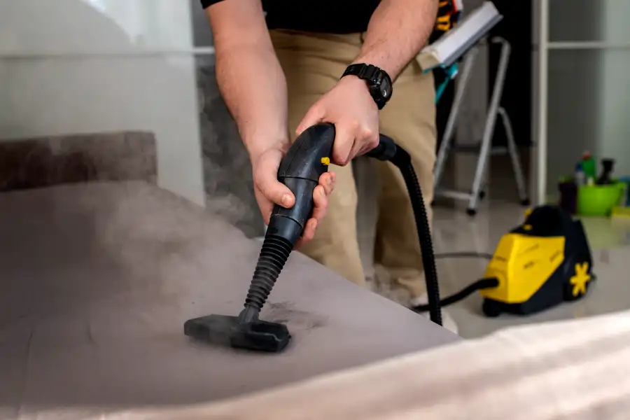 limpieza-del-sofa-en-una-mudanza